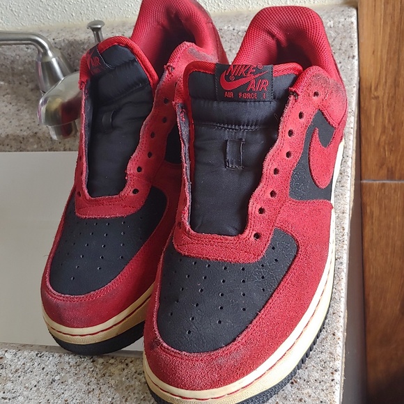 Red and black AF1 - Picture 4 of 4
